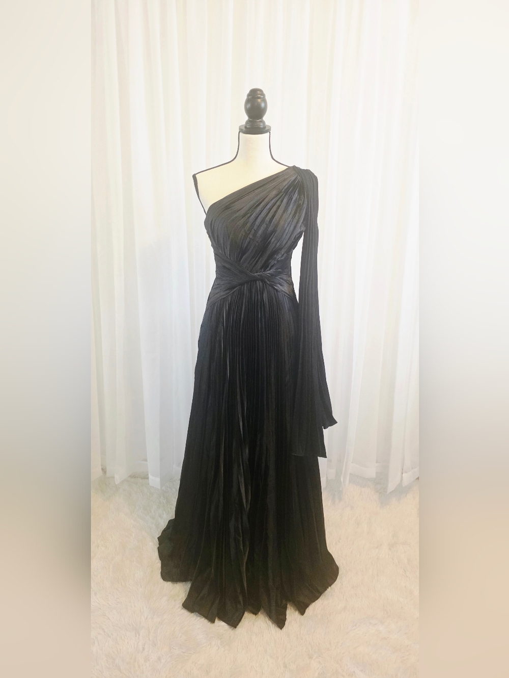 Elegant One-Shoulder Black Pleated Evening Dress